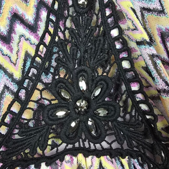 Dressbarn Chevron Print Flutter Sleeve Top W/Cochet Neckline Women's Size 18/20 - Picture 7 of 7